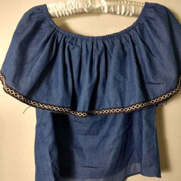Ina chambray top - Picture 2 of 3
